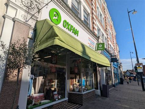 wimbledon village charity shops|Shelter charity shop, High St, Wimbledon, London .